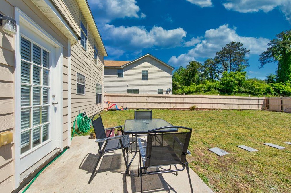 6620 Pamplona Pl, Atlanta GA  30349-8491 exterior
