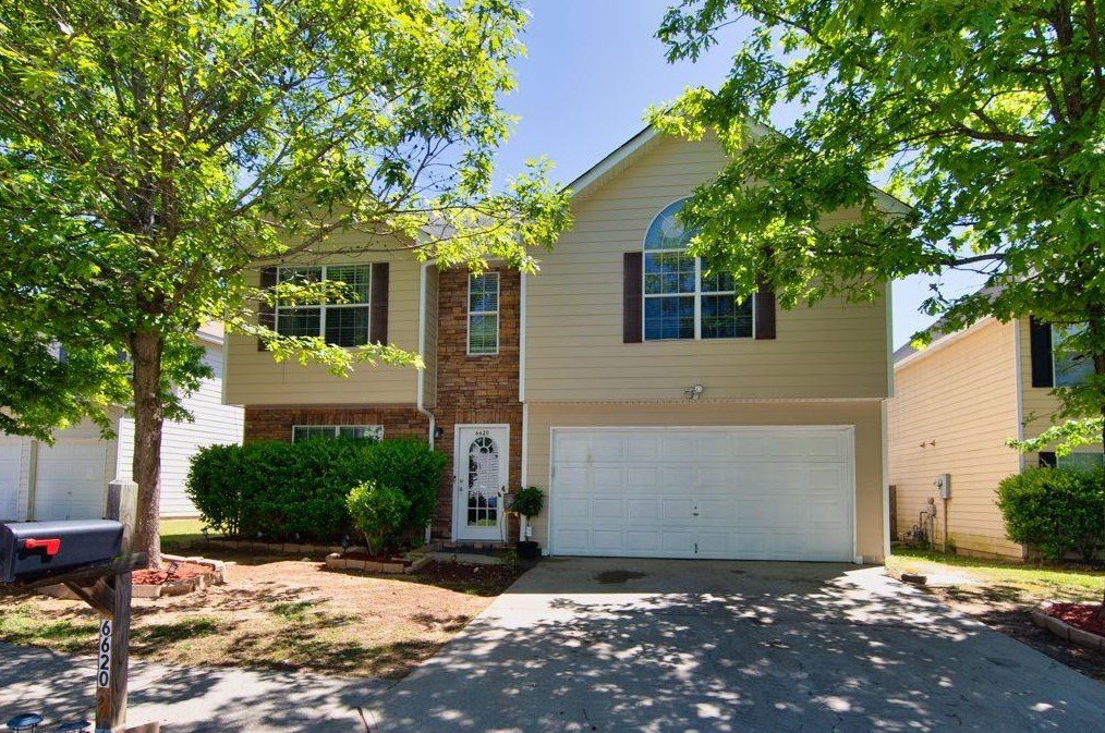 6620 Pamplona Pl, Atlanta GA  30349-8491 exterior