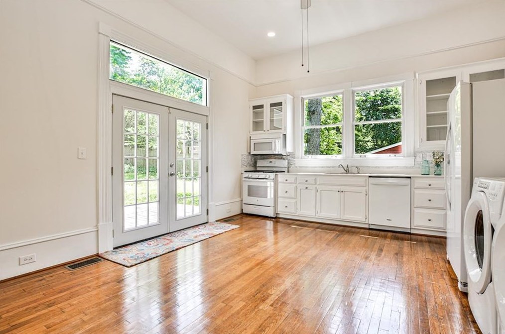 313 Kirk Rd, Decatur GA  30030-3725 exterior