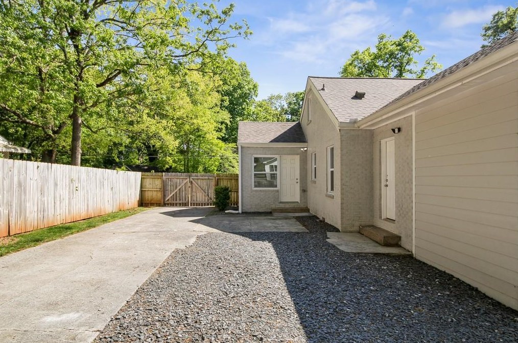 2584 Amelia Ave, Decatur GA  30032-3212 exterior