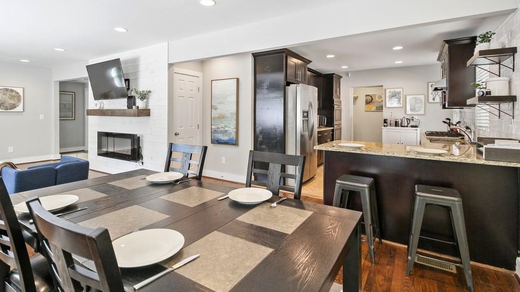 2584 Amelia Ave, Decatur GA  30032-3212 exterior