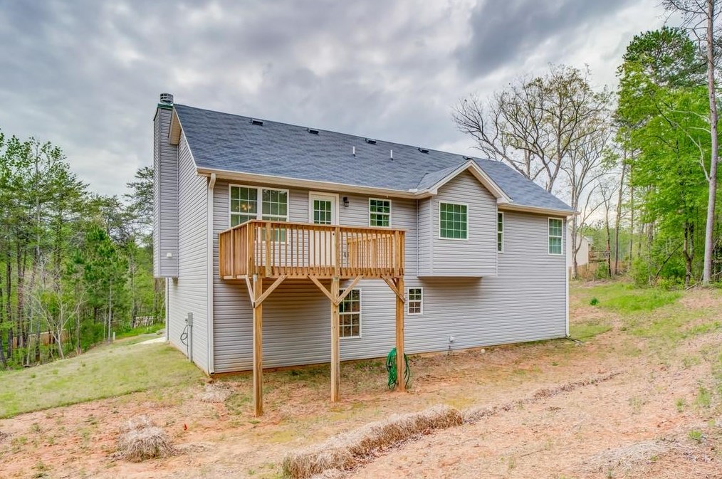 5517 Latham Manor Dr, Gainesville GA  30506-6947 exterior