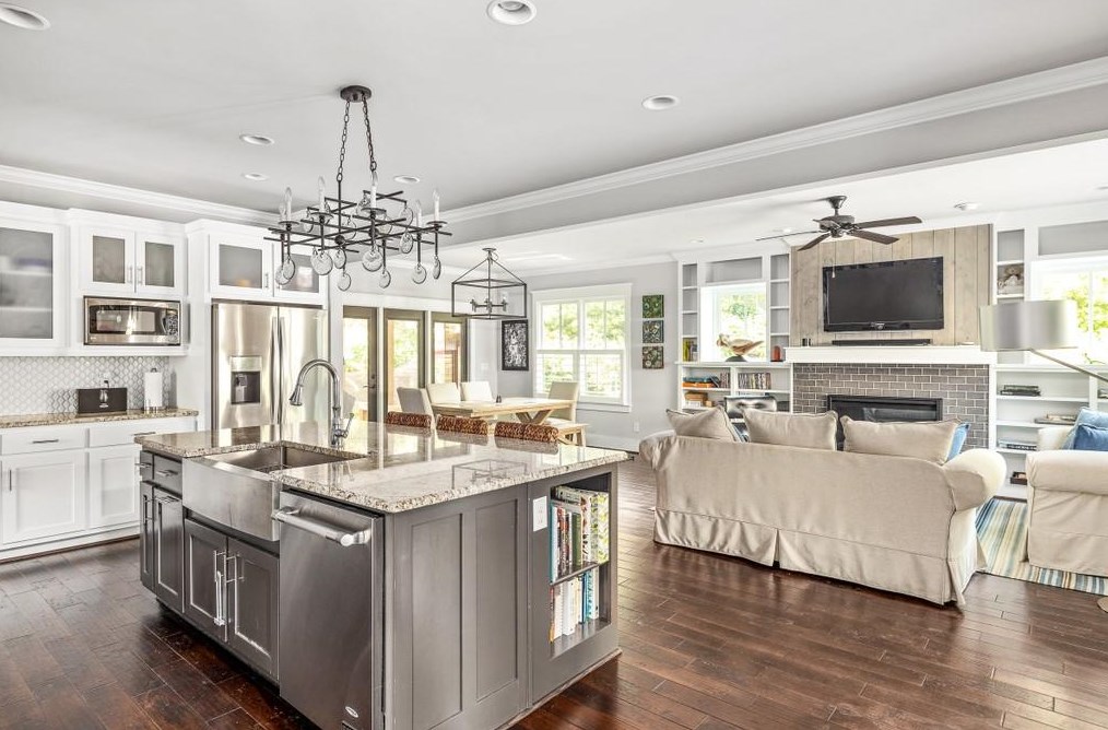 118 Winnona Dr, Decatur GA  30030-3706 exterior