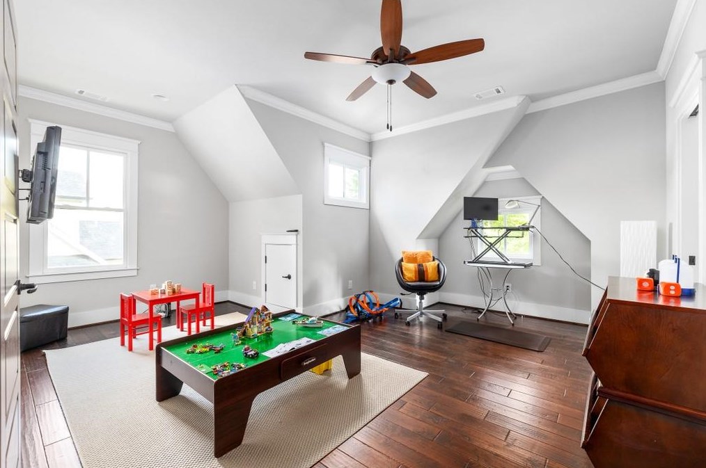 118 Winnona Dr, Decatur GA  30030-3706 exterior