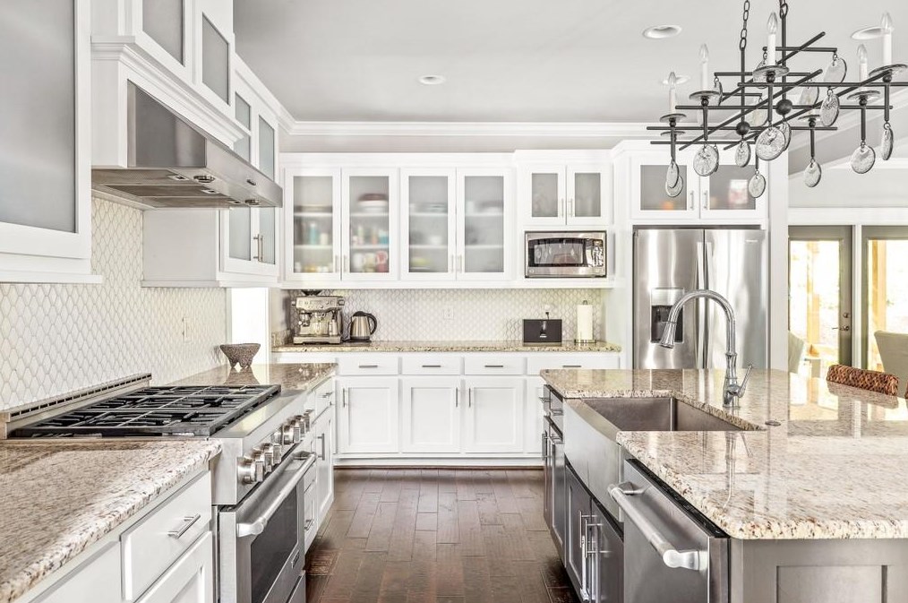 118 Winnona Dr, Decatur GA  30030-3706 exterior