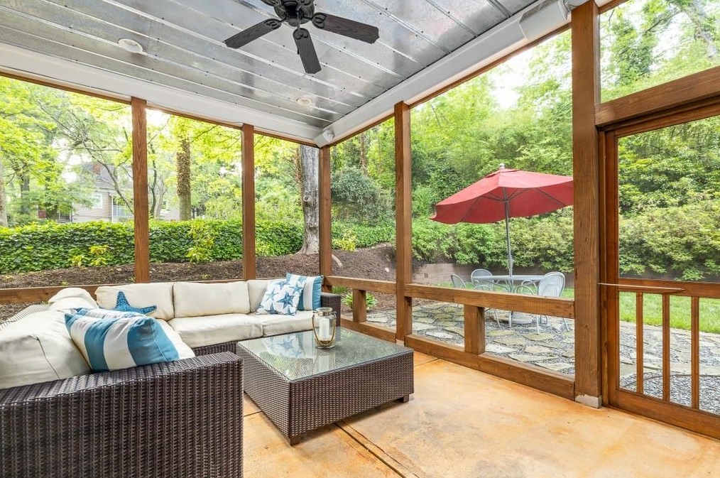 118 Winnona Dr, Decatur GA  30030-3706 exterior