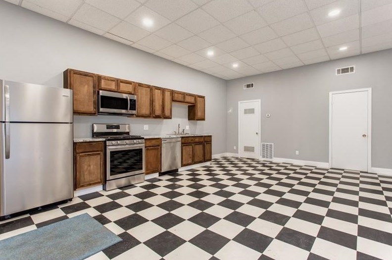 1635 Spruce Valley Dr, Decatur GA  30033-2503 exterior