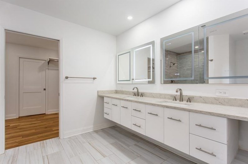 1635 Spruce Valley Dr, Decatur GA  30033-2503 exterior