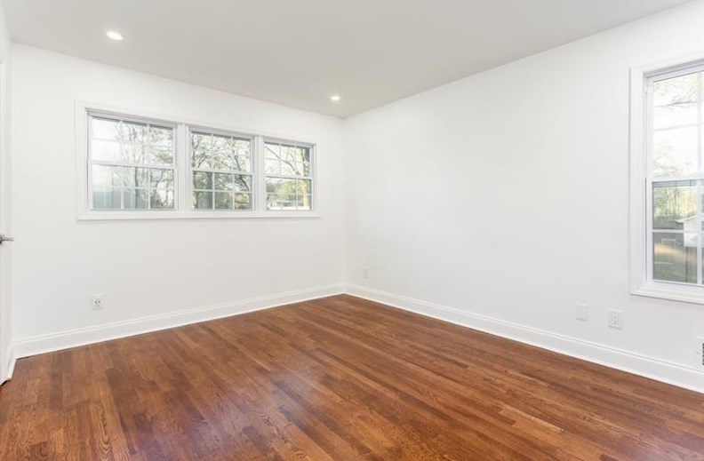 1635 Spruce Valley Dr, Decatur GA  30033-2503 exterior