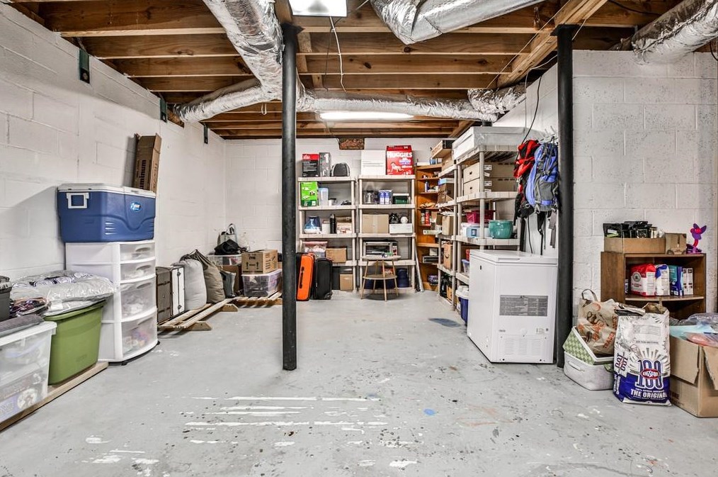 2301 Ferndale Dr, Decatur GA  30030-1408 exterior