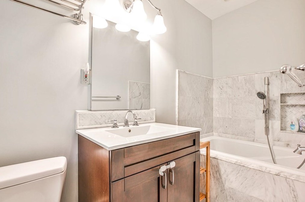 2301 Ferndale Dr, Decatur GA  30030-1408 exterior