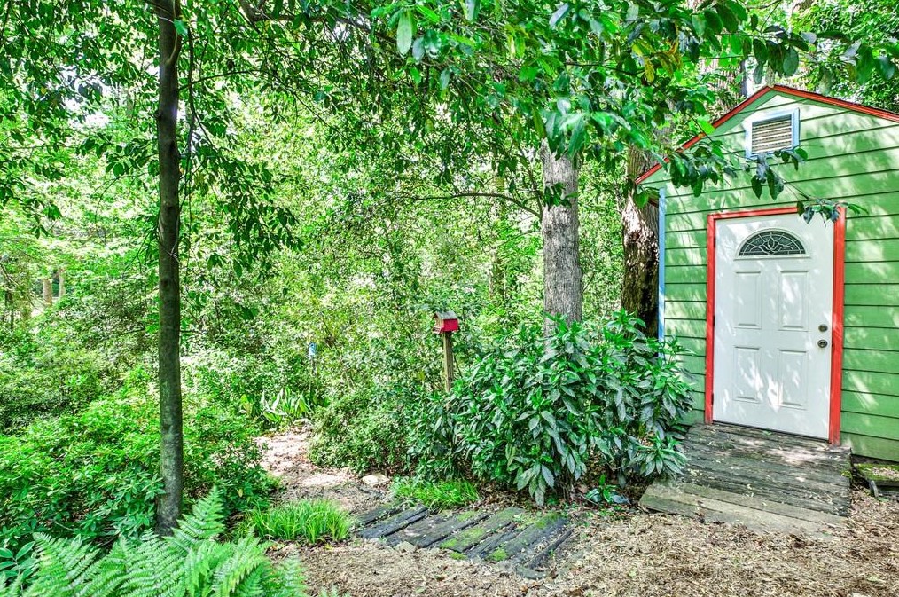 2301 Ferndale Dr, Decatur GA  30030-1408 exterior