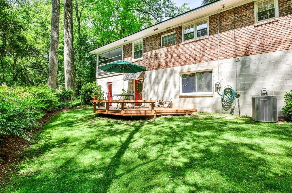 2301 Ferndale Dr, Decatur GA  30030-1408 exterior