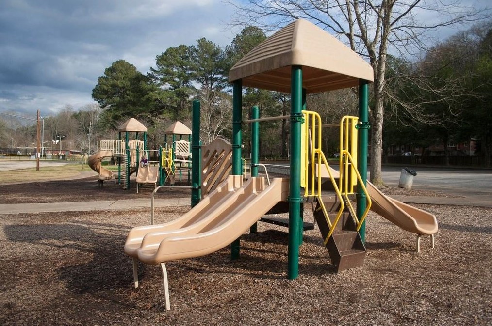 2301 Ferndale Dr, Decatur GA  30030-1408 exterior