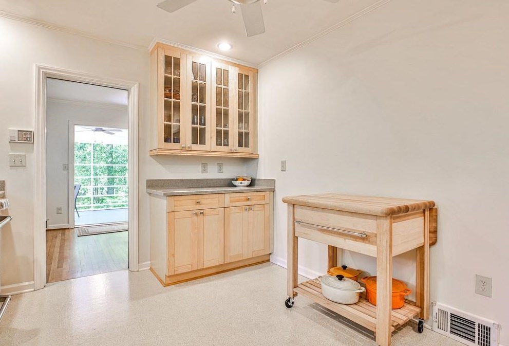 2301 Ferndale Dr, Decatur GA  30030-1408 exterior