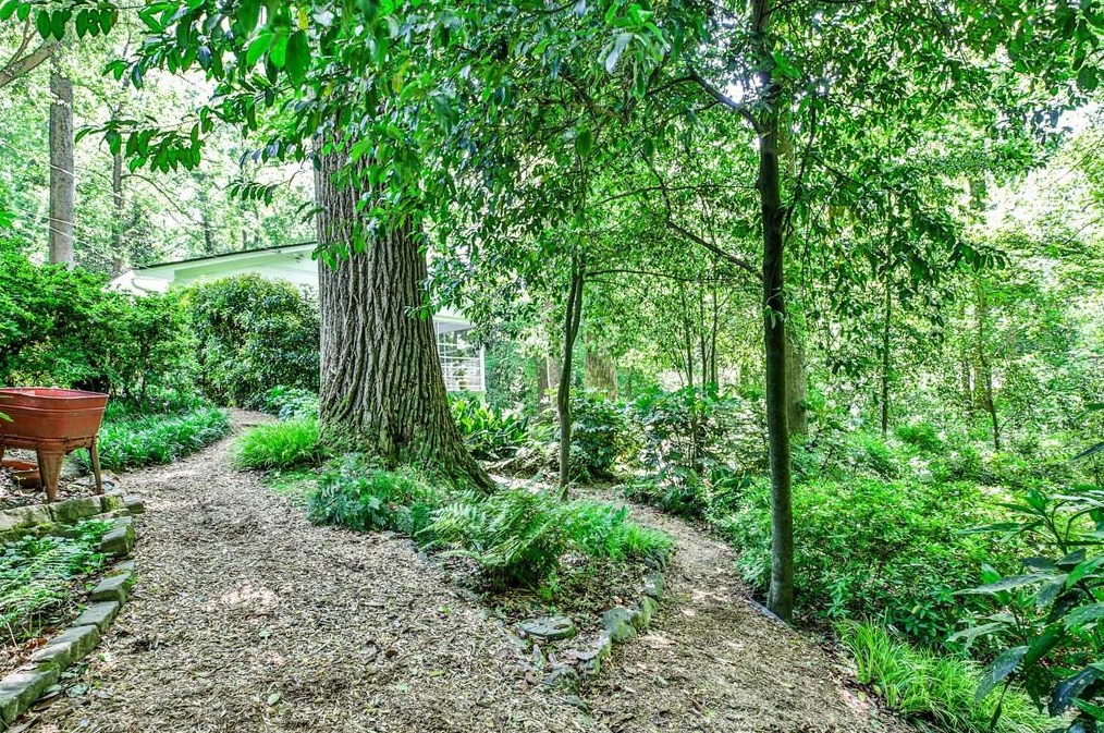 2301 Ferndale Dr, Decatur GA  30030-1408 exterior