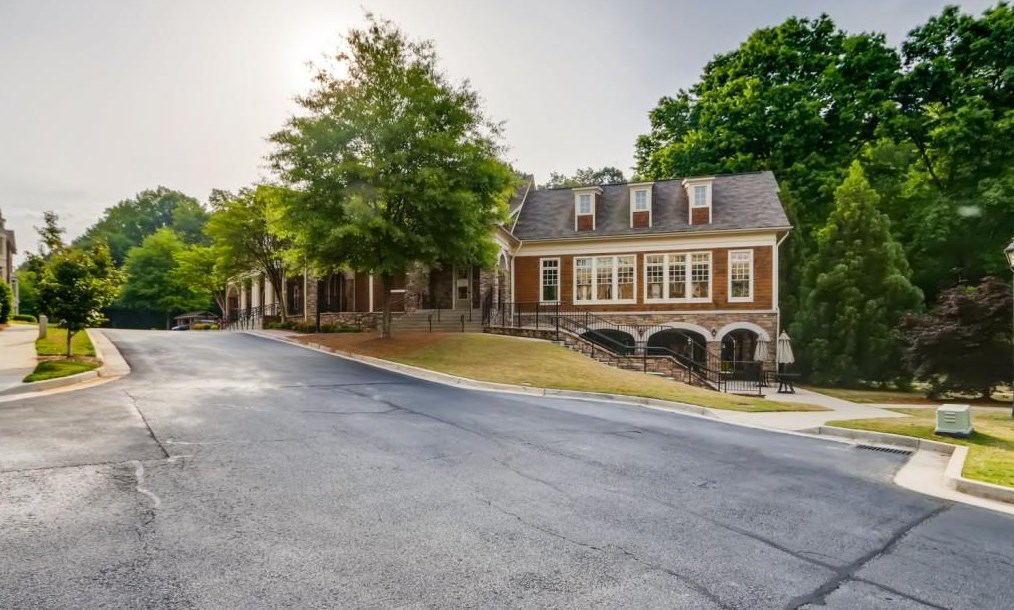 200 River Vista Dr, Atlanta GA  30339-7602 exterior