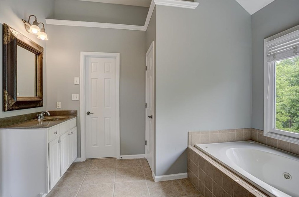 4861 Stone Moss Path, Hoschton GA  30548-1742 exterior