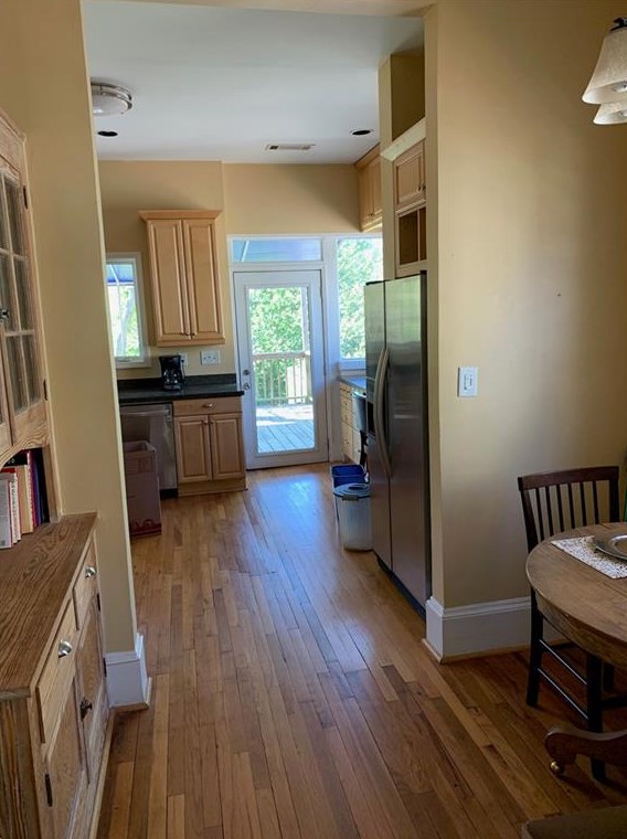 136 Wilton Dr, Decatur GA  30030-5102 exterior