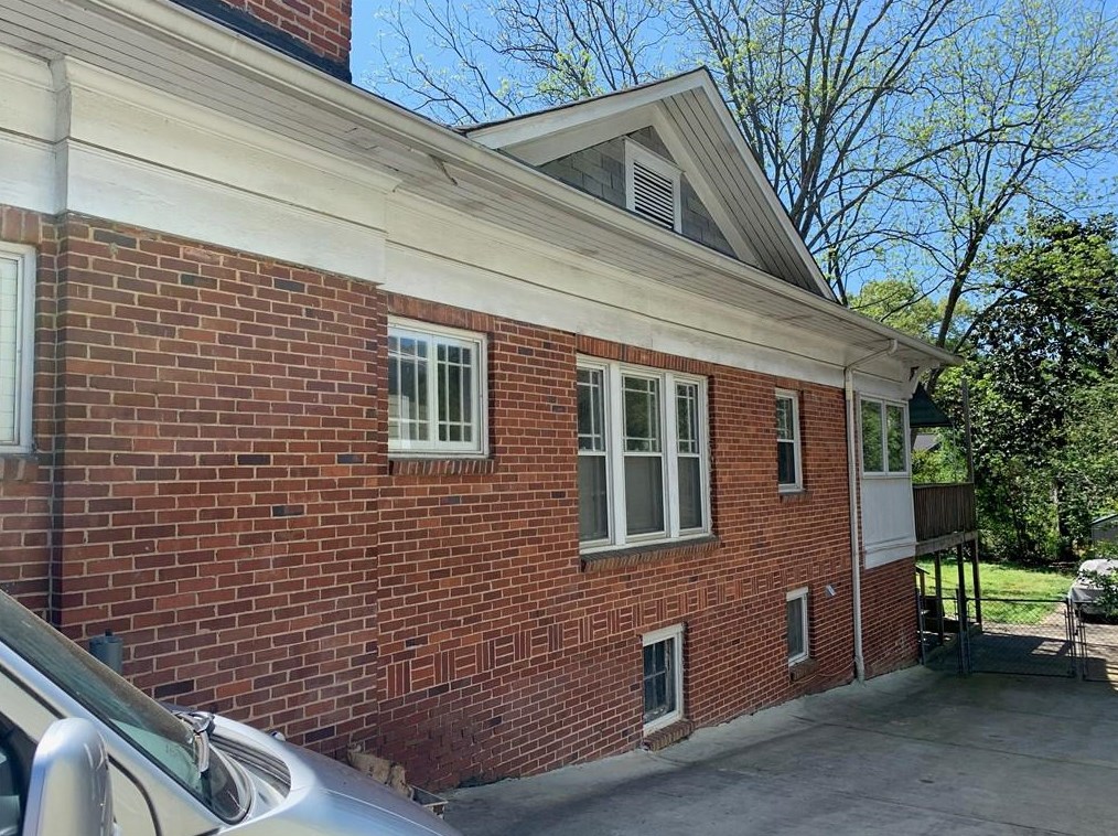 136 Wilton Dr, Decatur GA  30030-5102 exterior