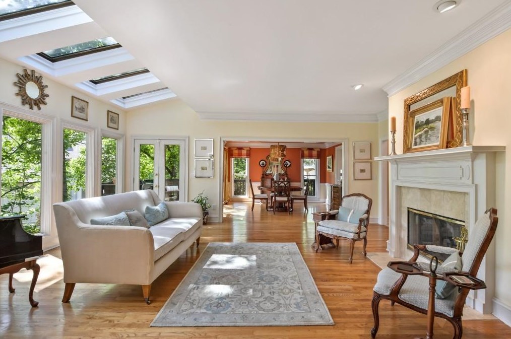 4216 Wieuca Overlook, Atlanta GA  30342-3447 exterior