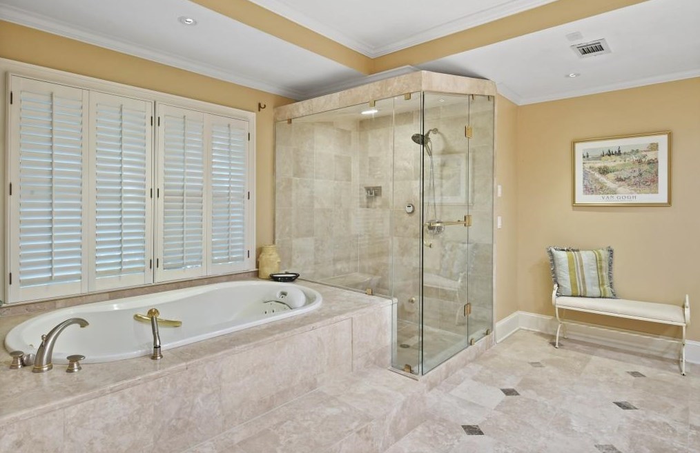 4216 Wieuca Overlook, Atlanta GA  30342-3447 exterior
