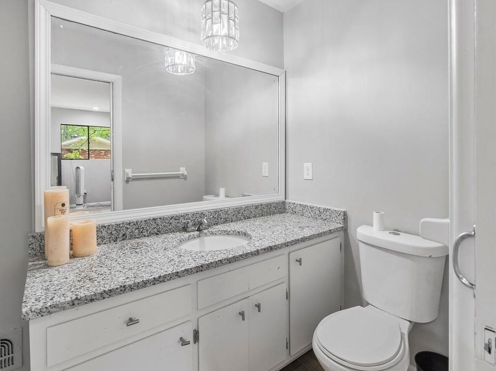 2950 Tejas Trl, Atlanta GA  30331-2814 exterior