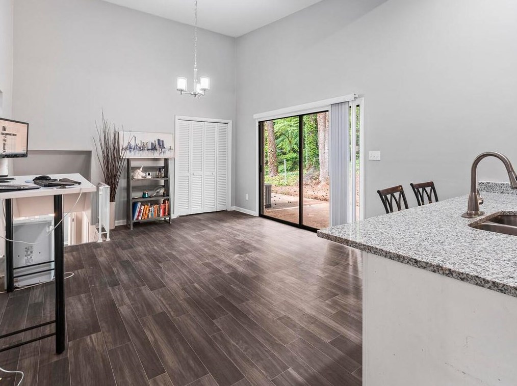 2950 Tejas Trl, Atlanta GA  30331-2814 exterior