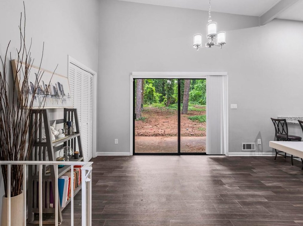 2950 Tejas Trl, Atlanta GA  30331-2814 exterior