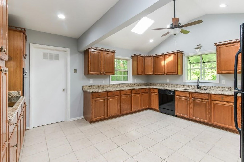 3645 Hershel Pl, Atlanta GA  30349-1324 exterior
