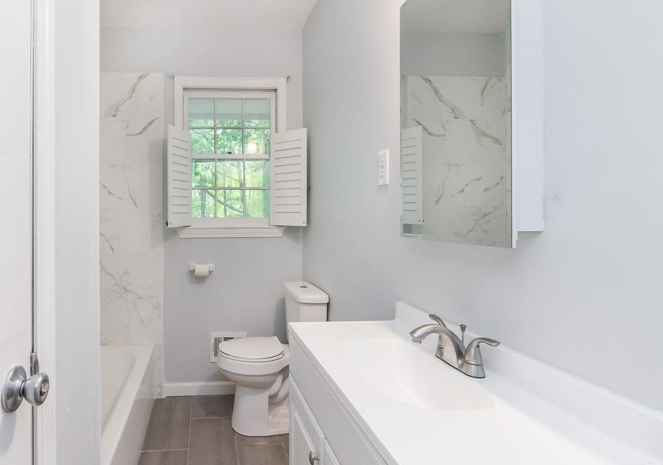 3645 Hershel Pl, Atlanta GA  30349-1324 exterior