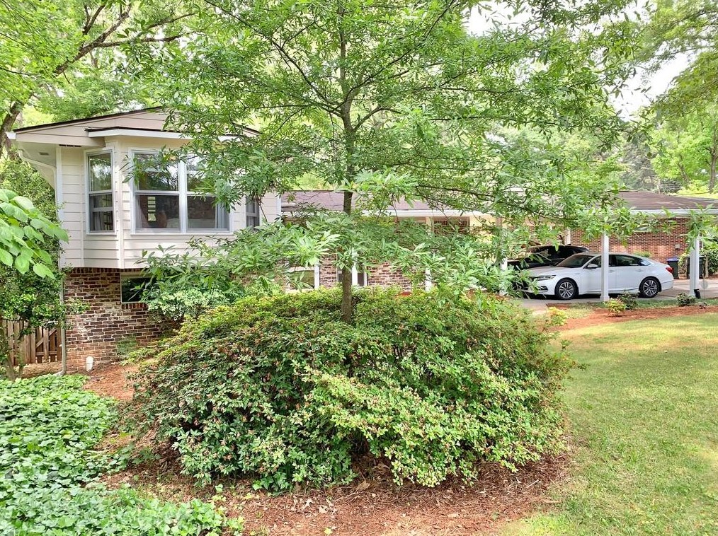 2529 Warwick Cir, Atlanta GA  30345-1631 exterior