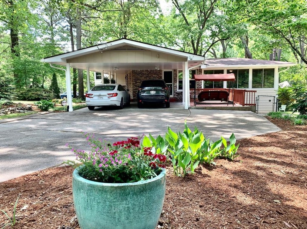 2529 Warwick Cir, Atlanta GA  30345-1631 exterior