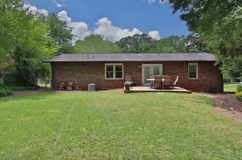 3469 Navaho Trl, Smyrna GA  30080-4507 exterior