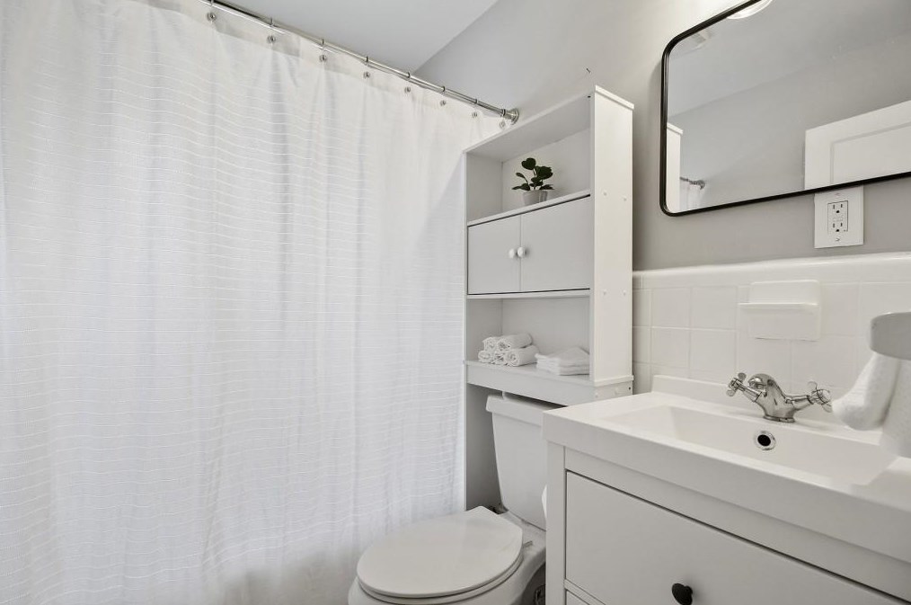 1280 Peachcrest Rd, Decatur GA  30032-2517 exterior