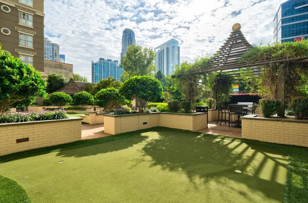 3334 Peachtree Rd, Atlanta GA  30326-6801 exterior