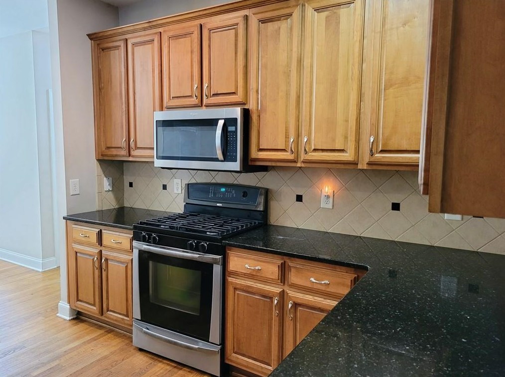 2410 Rose Mill Ct, Atlanta GA  30311-1791 exterior