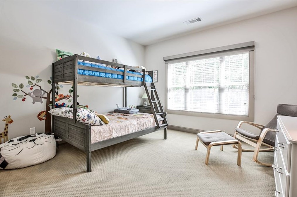 801 Candler St, Decatur GA  30030-4403 exterior