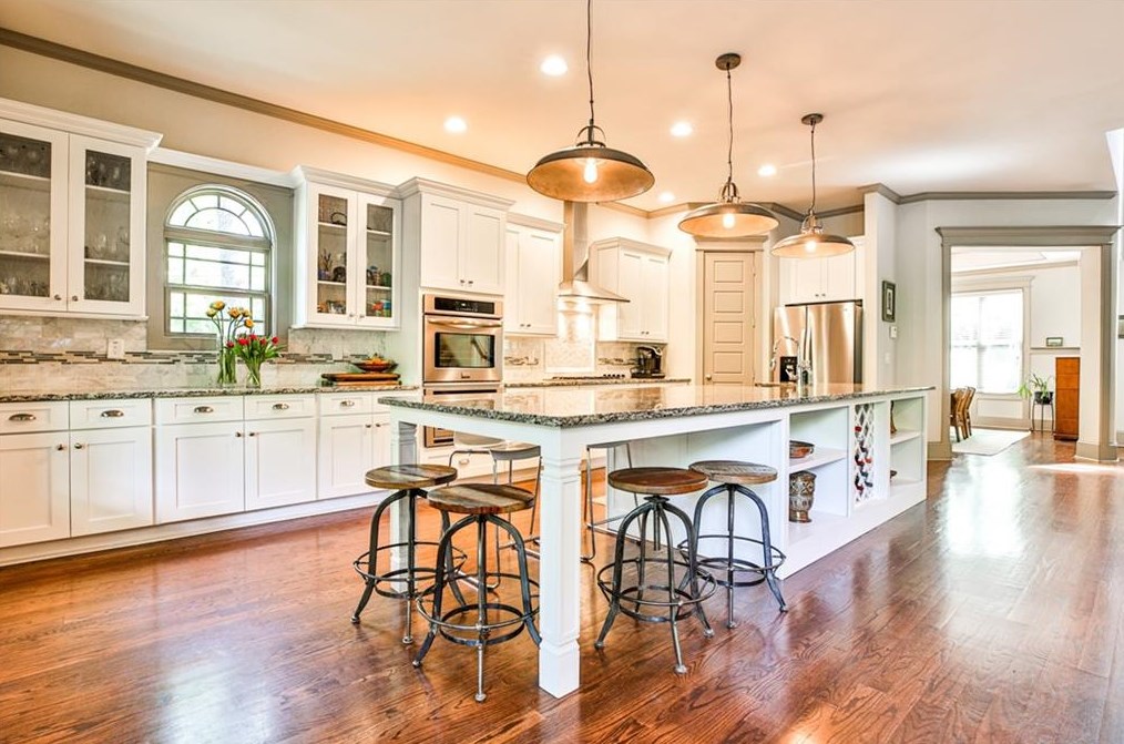 801 Candler St, Decatur GA  30030-4403 exterior