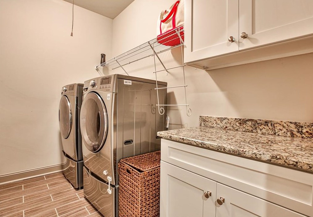 801 Candler St, Decatur GA  30030-4403 exterior