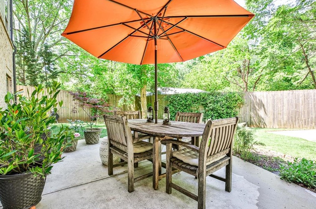 801 Candler St, Decatur GA  30030-4403 exterior