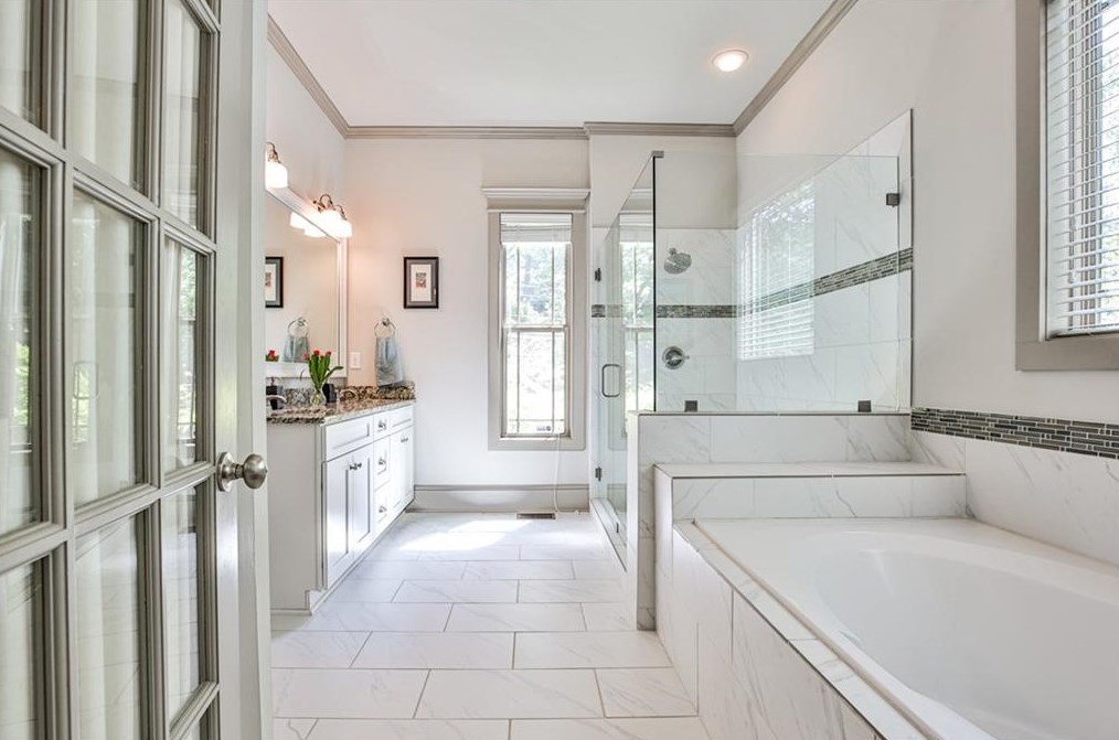 801 Candler St, Decatur GA  30030-4403 exterior