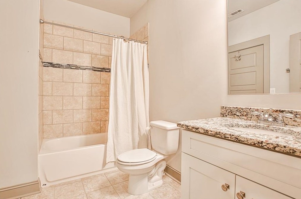 801 Candler St, Decatur GA  30030-4403 exterior