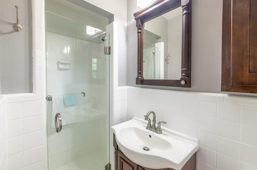 4391 King Valley Dr, Smyrna GA  30082-4226 exterior