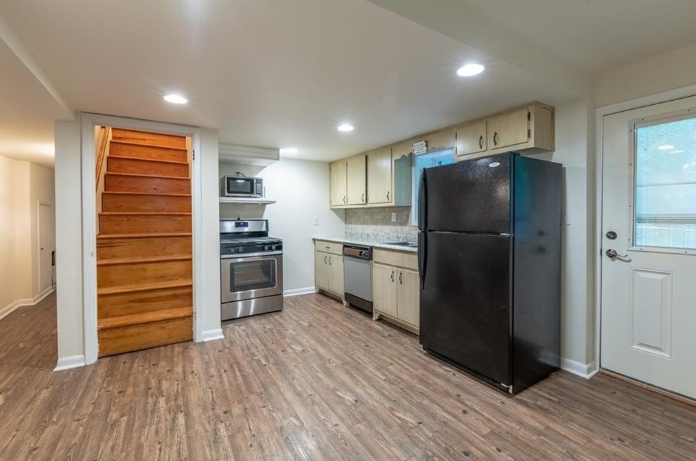 4391 King Valley Dr, Smyrna GA  30082-4226 exterior