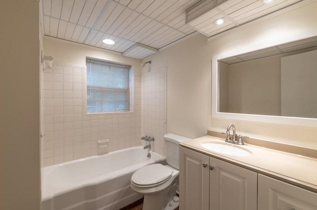 4391 King Valley Dr, Smyrna GA  30082-4226 exterior