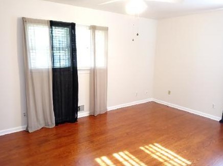 4384 York Rd, Atlanta GA  30337-4838 exterior