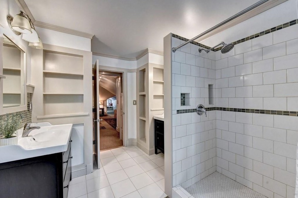 202 Feld Ave, Decatur GA  30030-3510 exterior