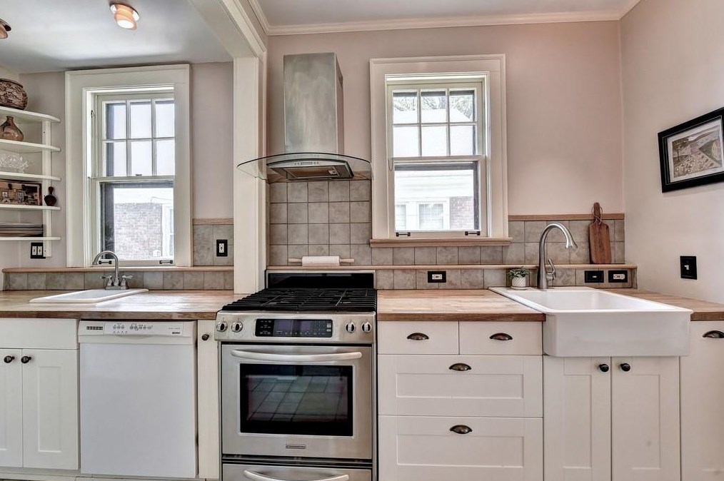 202 Feld Ave, Decatur GA  30030-3510 exterior