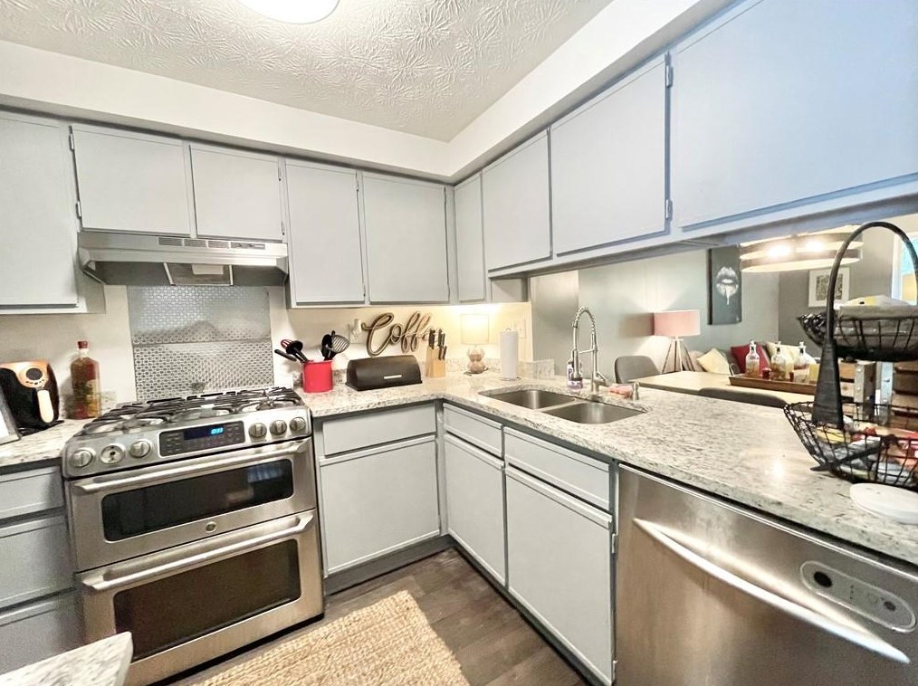 862 Regal Path Ln, Decatur GA  30030-4180 exterior